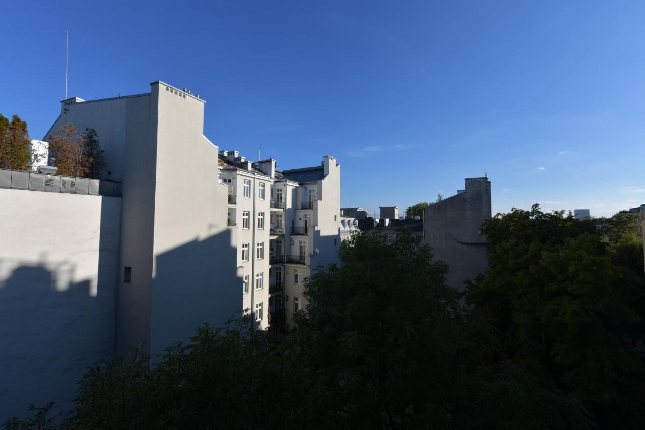Wilcza 3 - Apartament Dla 4 Osob - 260M Do Ambasady Usa - Duzy Balkon Od Strony Dziedzinca - Wifi - Good Apartments Varsavia Esterno foto