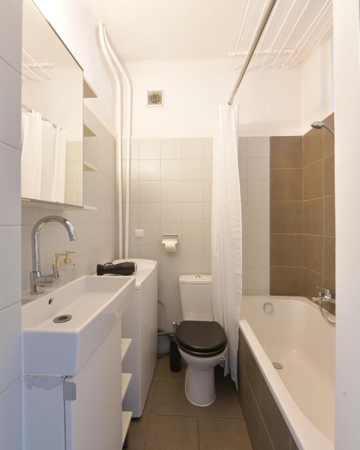 Wilcza 3 - Apartament Dla 4 Osob - 260M Do Ambasady Usa - Duzy Balkon Od Strony Dziedzinca - Wifi - Good Apartments Varsavia Esterno foto